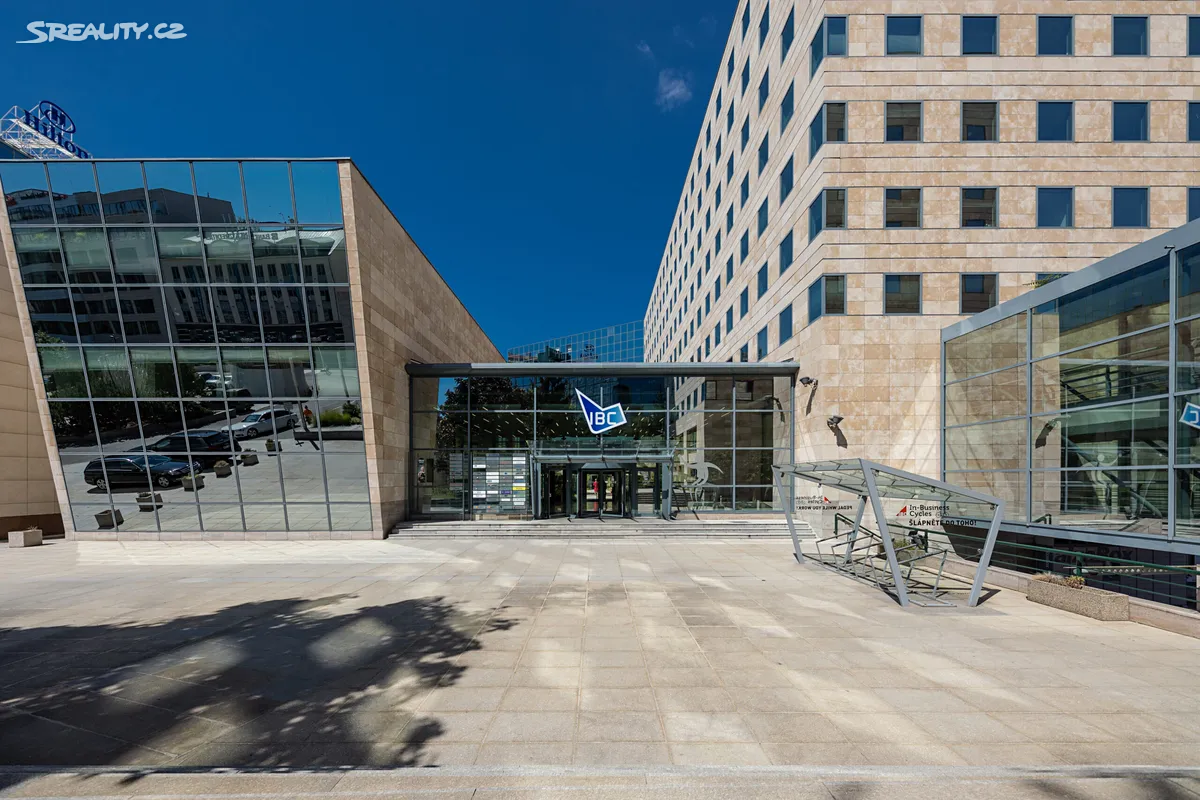 Pronájem kanceláře 329 m², Praha
