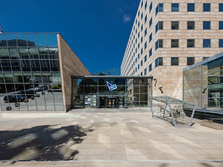 Pronájem komerčního prostoru, 329 m² (1 z 5)