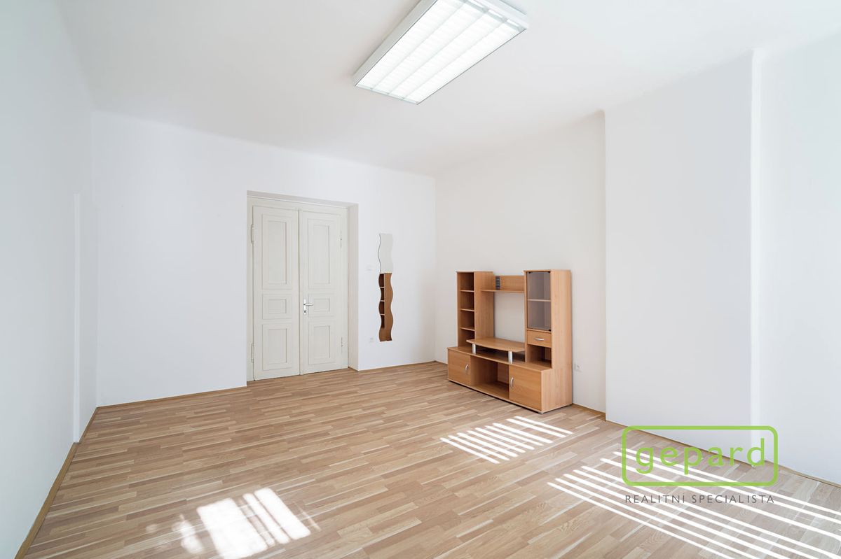 Pronájem kanceláře 14 m² – fotografie 2