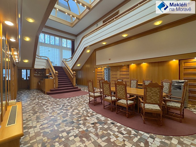 Prodej komerčního prostoru, 2 550 m² (27 z 50)