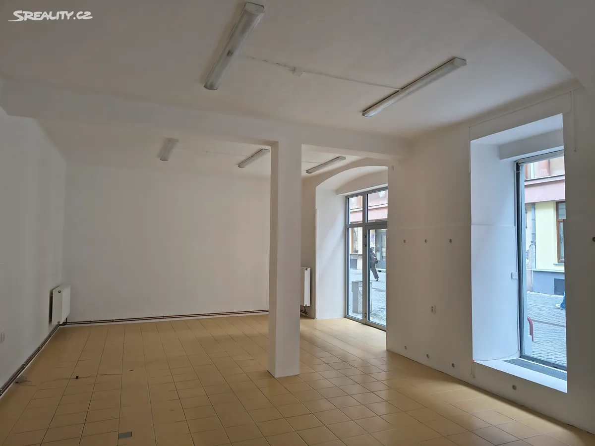 Pronájem obchodního prostoru 84 m² - Więcej