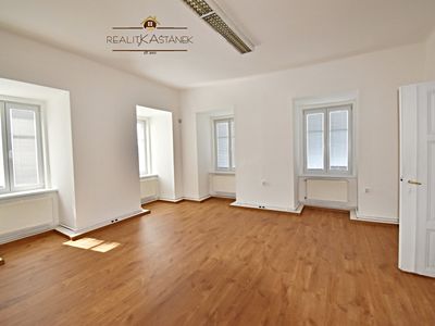 Pronájem kanceláře 111 m²