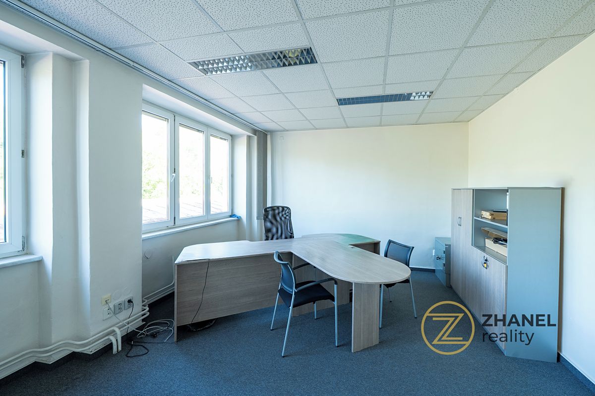 Pronájem kanceláře 44 m² – fotografie 2