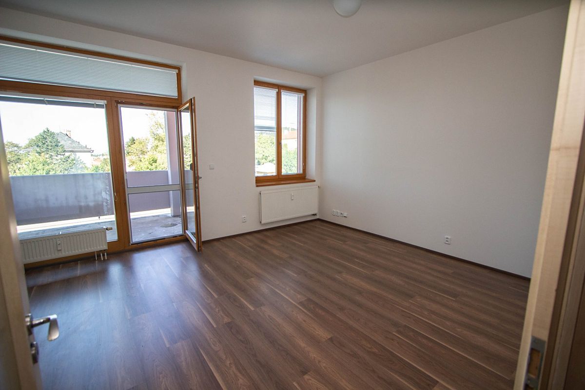 Pronájem bytu 2+kk 67 m² – fotografie 2