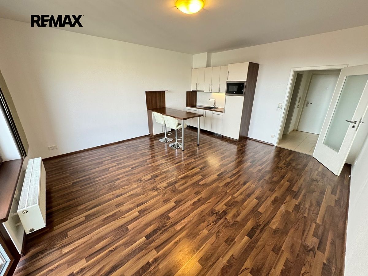 Pronájem bytu 1+kk 32 m²