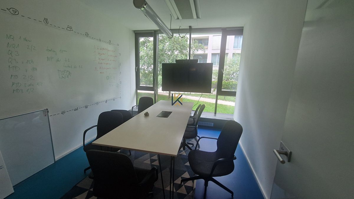 Pronájem kanceláře 342 m² – fotografie 4