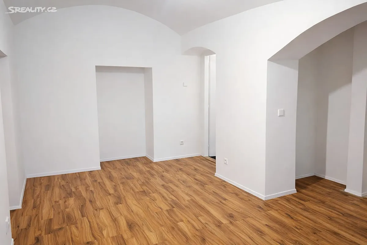 Pronájem obchodního prostoru 110 m², Praha