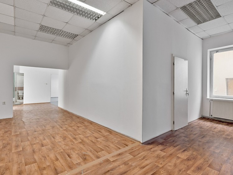 Комерційне приміщення на продаж, 122 м² (19 з 29)