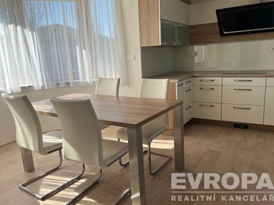Pronájem  rodinného domu 113 m², pozemek 620 m²