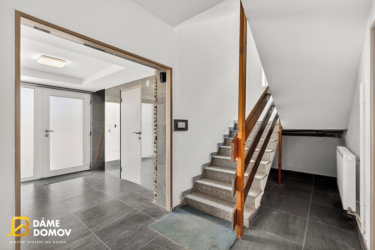 Prodej rodinného domu 262 m², pozemek 491 m² – fotografie 4