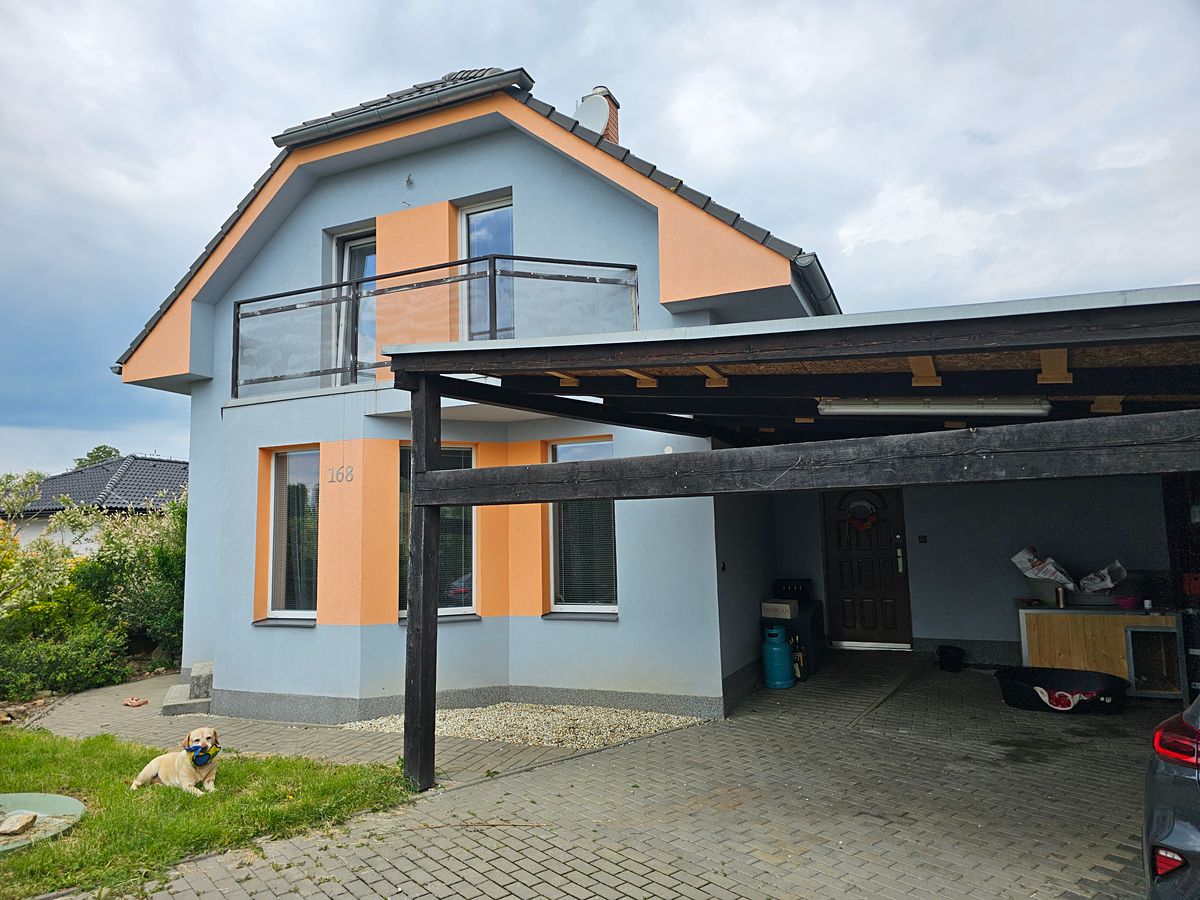 Prodej rodinného domu 200 m², pozemek 1024 m² – fotografie 2