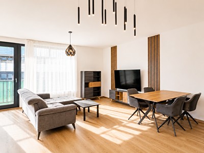 Pronájem bytu 6 pokojů a více 115 m²