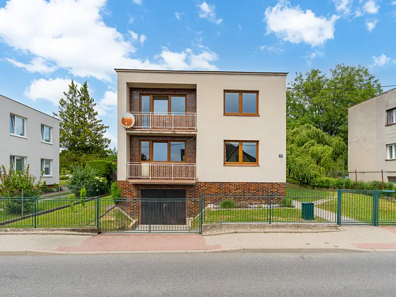 Prodej rodinného domu 250 m², pozemek 1964 m², Zlín – náhled fotky 2