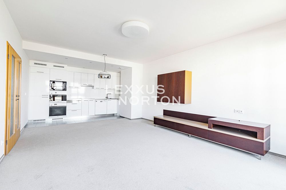 Pronájem bytu 3+kk 73 m²
