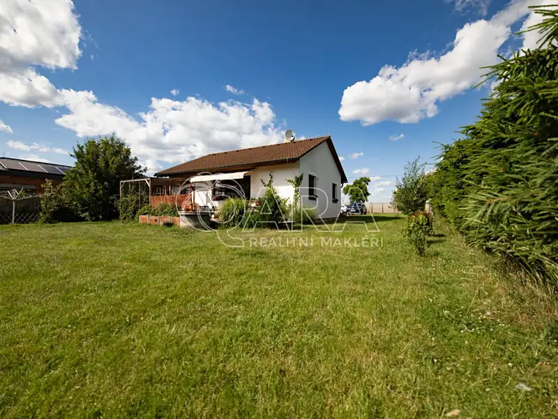 Prodej rodinného domu 105 m², pozemek 2043 m², Lochovice – náhled fotky 1