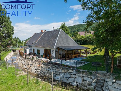 Prodej  rodinného domu 308 m², pozemek 988 m²