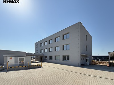 Pronájem kanceláře 444 m²