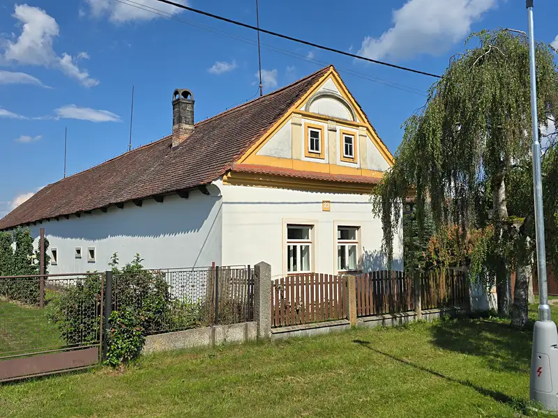 Pronájem rodinného domu 167 m², pozemek 683 m², Hradec Králové – náhled fotky 1