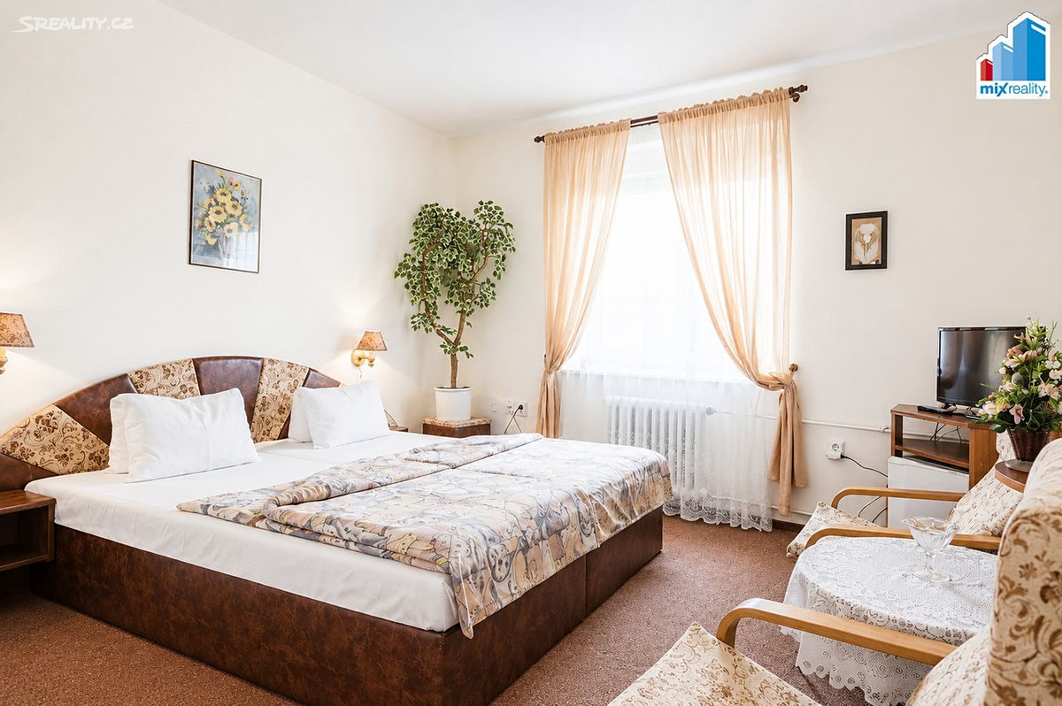 Pronájem bytu pokoje 40 m² – fotografie 2