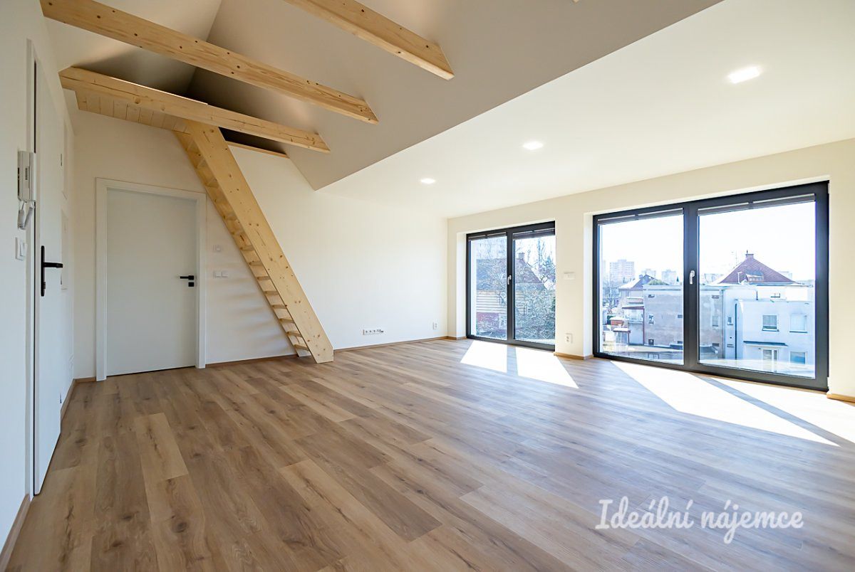Pronájem bytu 3+kk 55 m² – fotografie 4