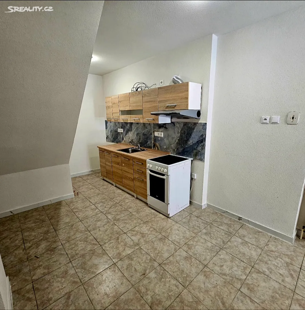 Pronájem bytu 2+1 80 m², Lovosice