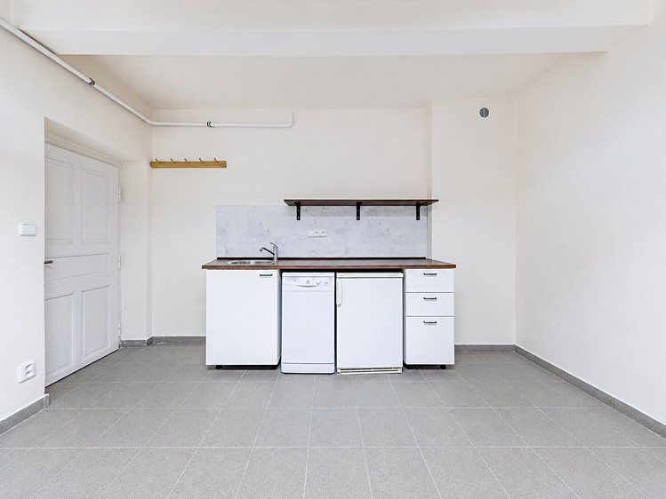 Prodej komerčního prostoru, 48 m² (5 z 13)