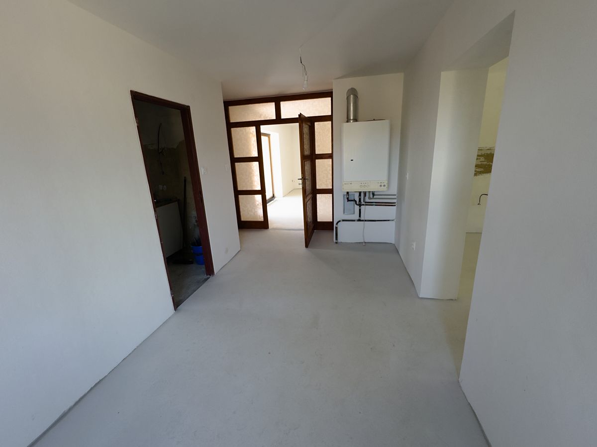 Prodej rodinného domu 572 m², pozemek 697 m² – fotografie 5