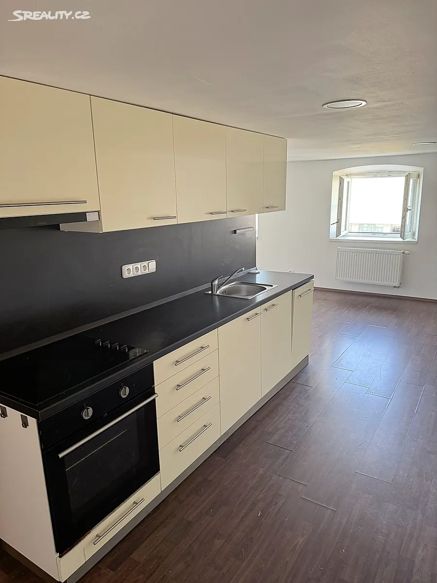 Pronájem bytu 2+kk 52 m² – pohled 3