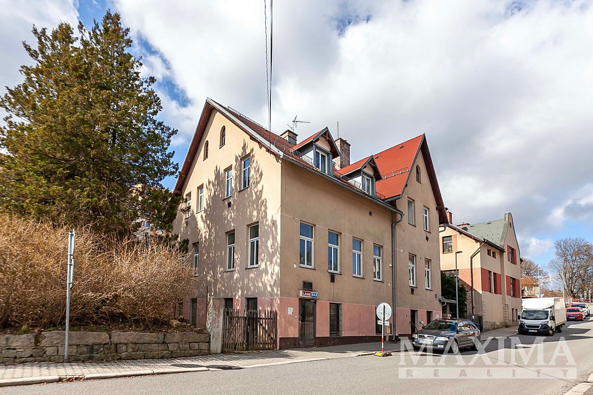 Prodej rodinného domu 471 m², pozemek 322 m² – fotografie 2
