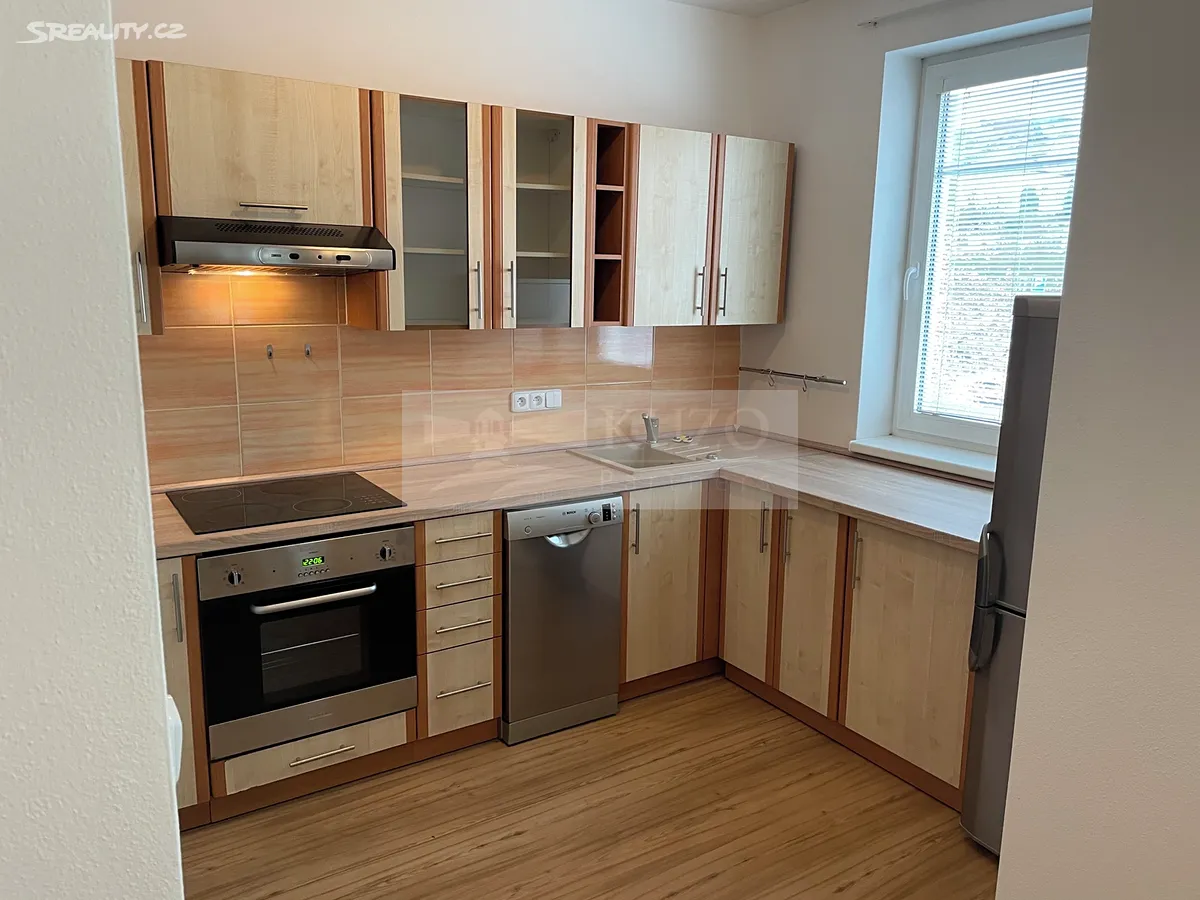 Pronájem bytu 2+kk 51 m² – pohled 2