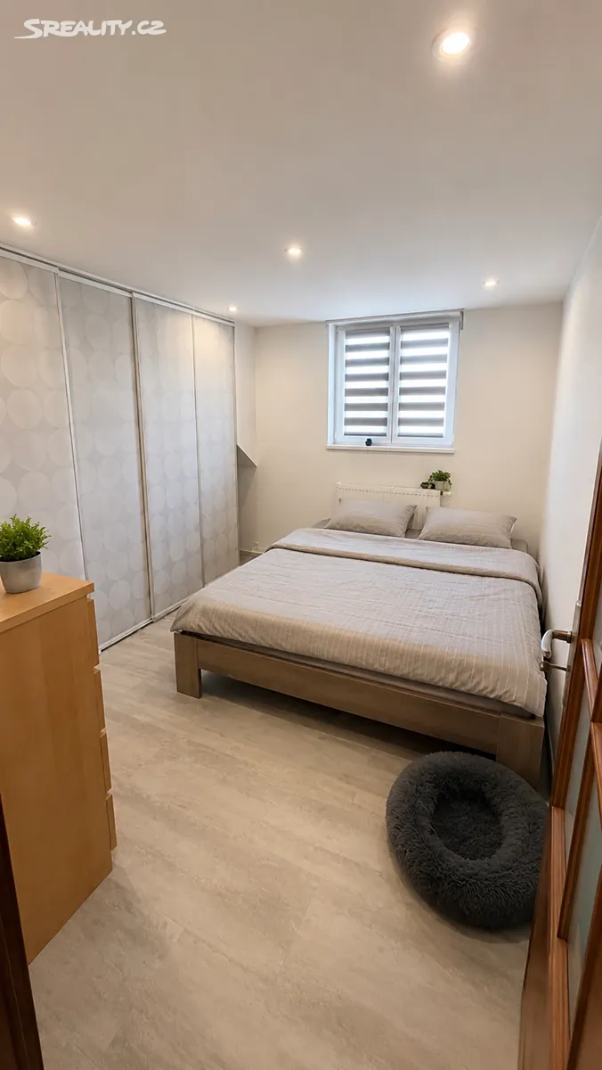 Prodej rodinného domu 196 m², pozemek 255 m² – pohled 4
