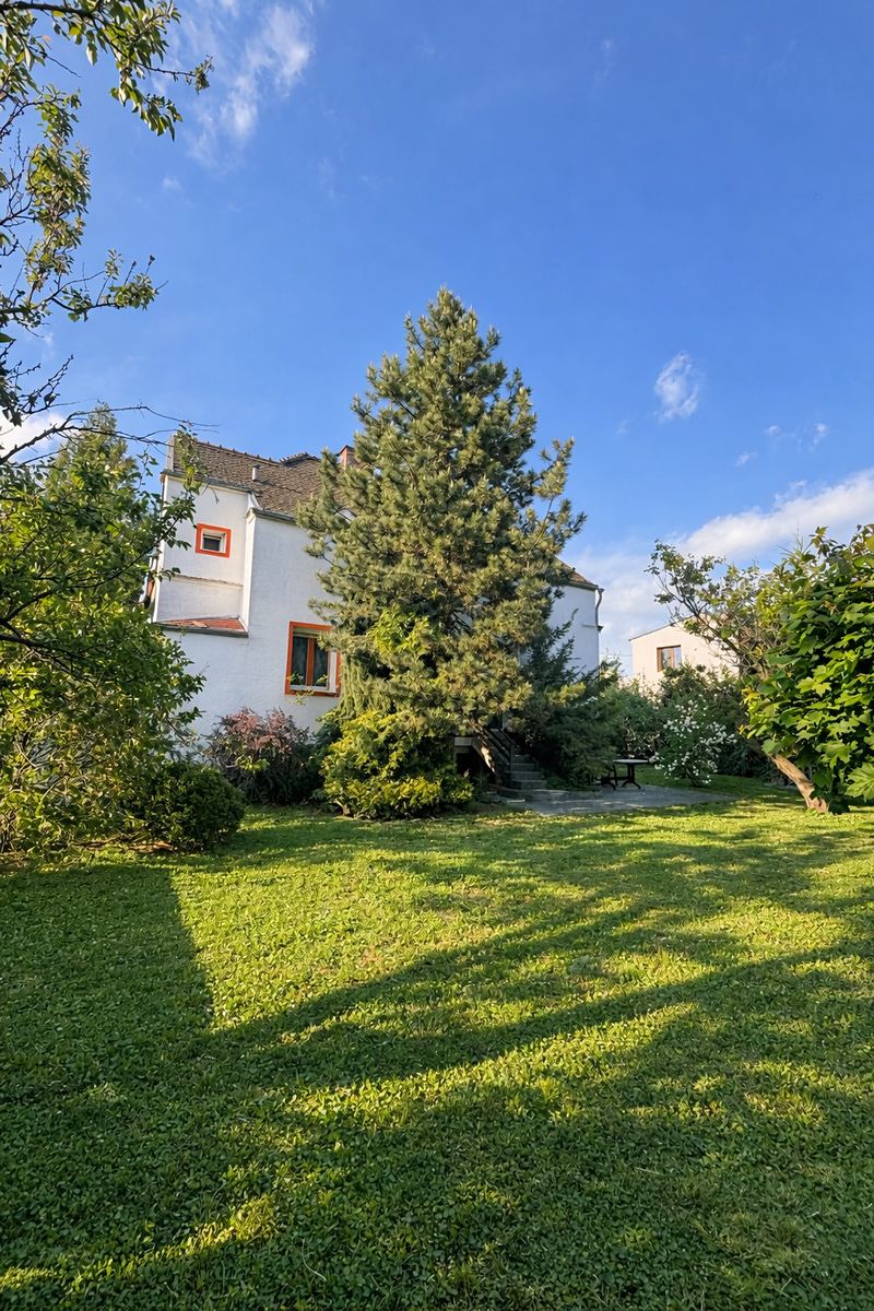 Prodej rodinného domu 180 m², pozemek 1017 m² – fotografie 2