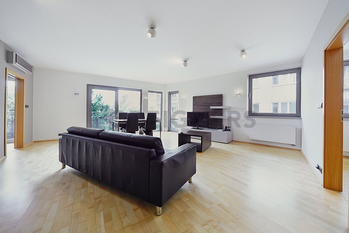 Pronájem bytu 3+kk 94 m²