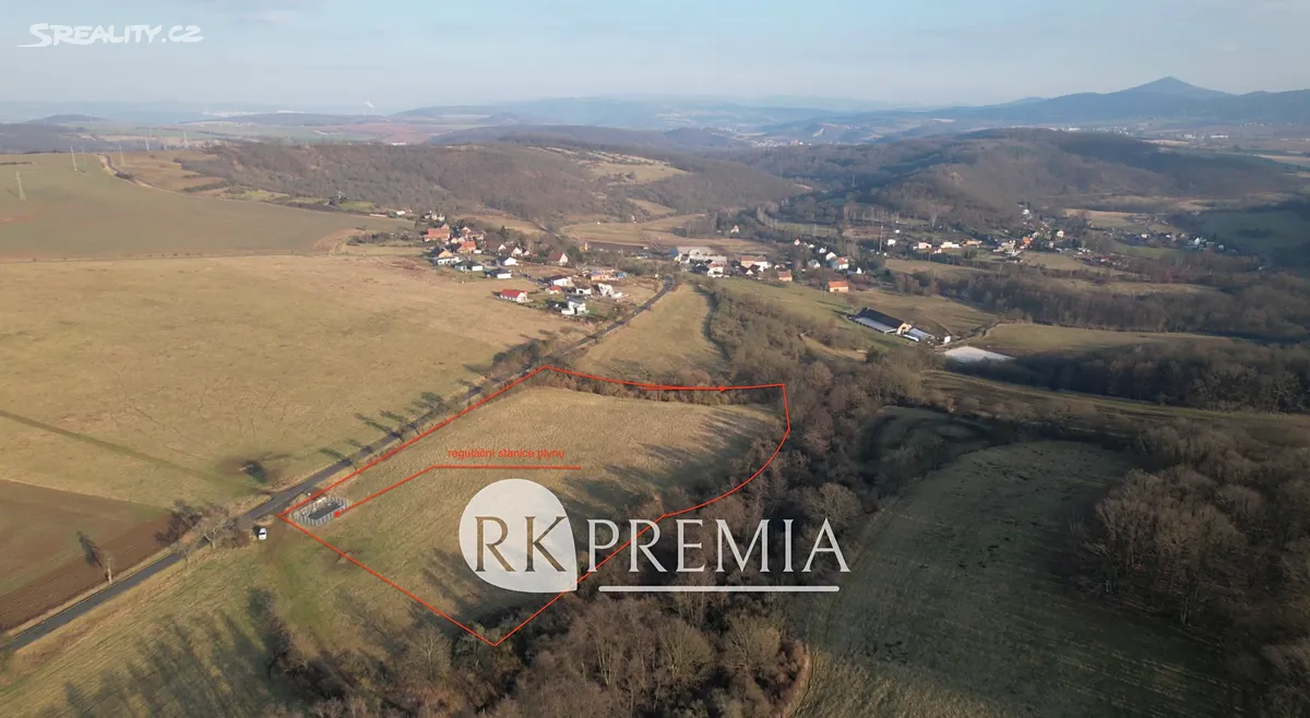 Prodej pole 24989 m², Bžany