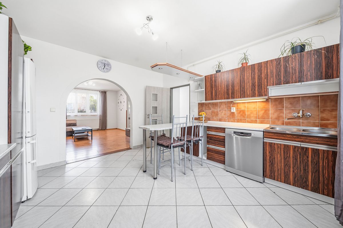 Prodej rodinného domu 133 m², pozemek 742 m² – fotografie 5