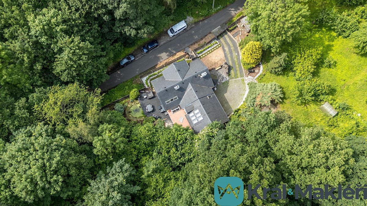 Prodej rodinného domu 265 m², pozemek 1373 m² – fotografie 3