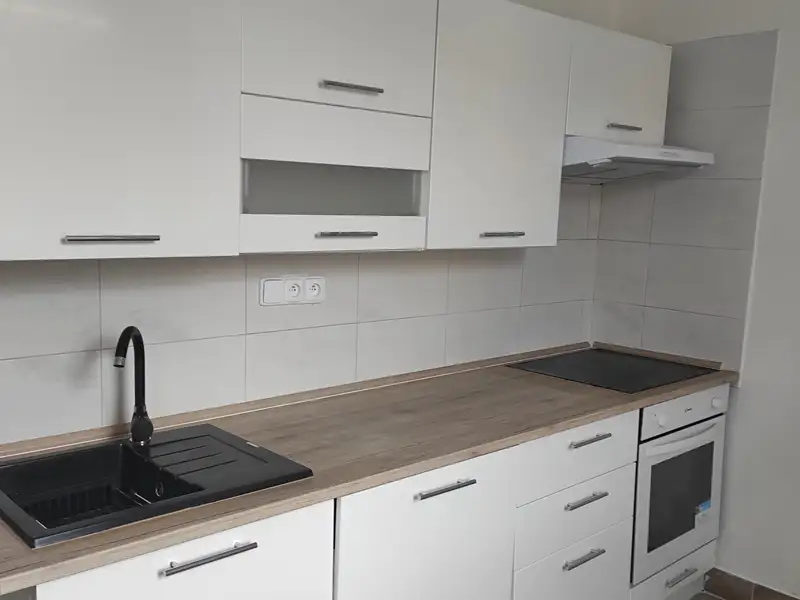 Pronájem bytu 3+1 70 m², Bruntál – náhled fotky 1