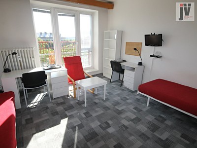 Pronájem  pokoje 76 m²