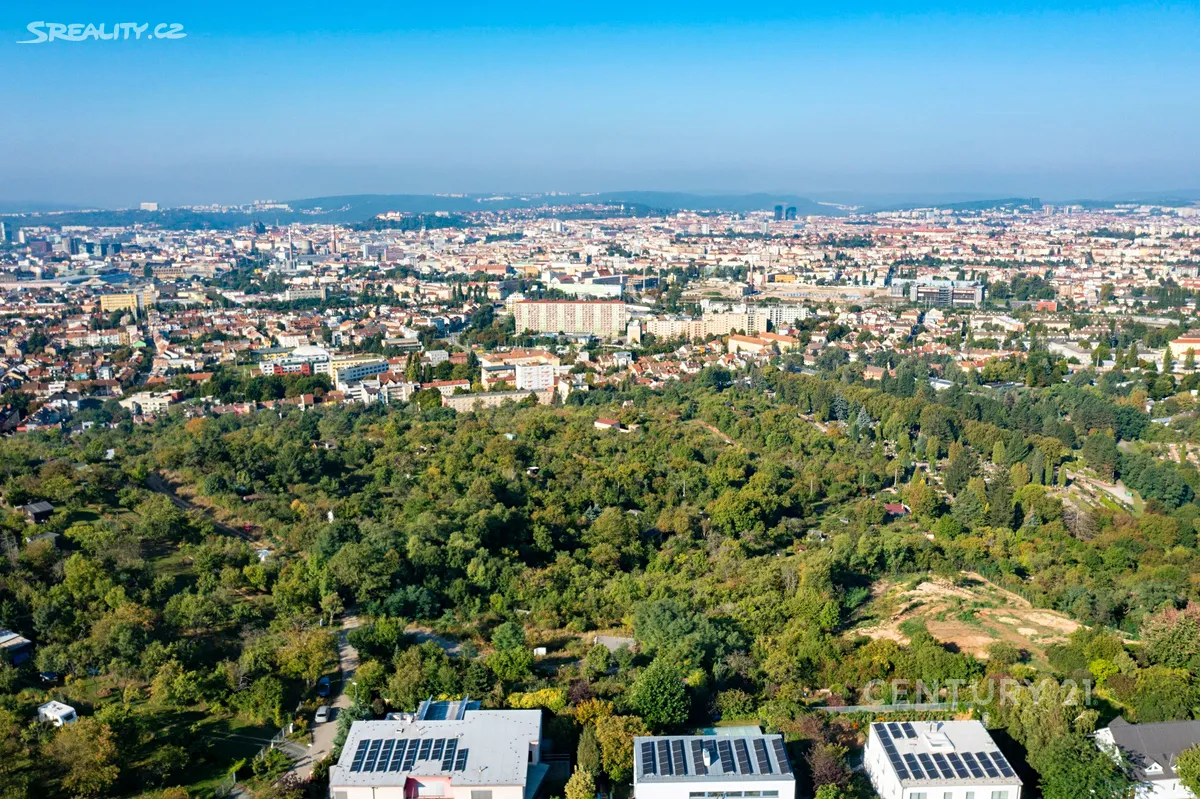 Prodej stavebního pozemku 2004 m² – pohled 5