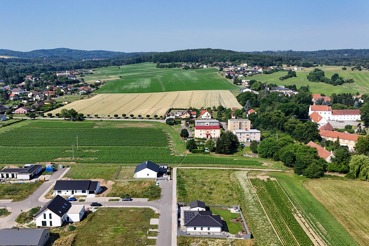 Prodej stavebního pozemku 762 m² – fotografie 2