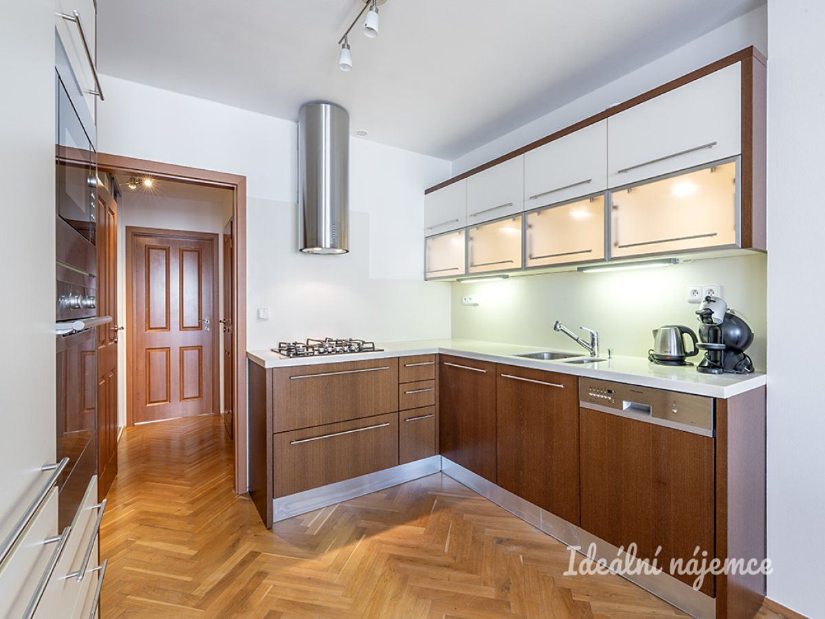 Pronájem bytu 2+kk 69 m²