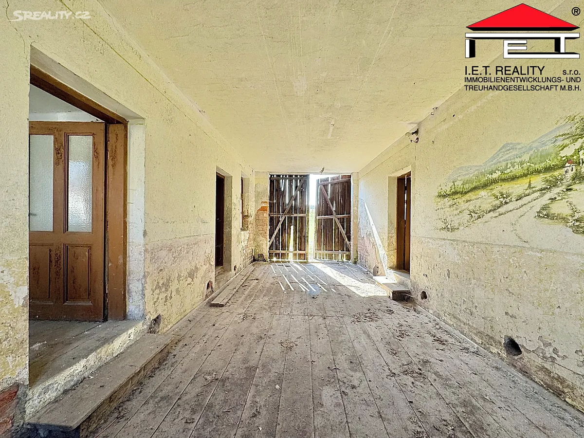 Prodej rodinného domu 300 m², pozemek 1377 m² – další