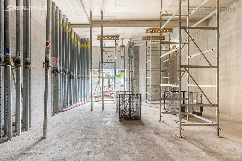 Pronájem obchodního prostoru 194 m² – další