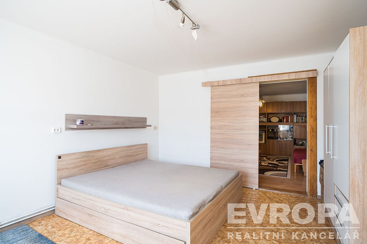 Prodej rodinného domu 186 m², pozemek 1260 m² – fotografie 5