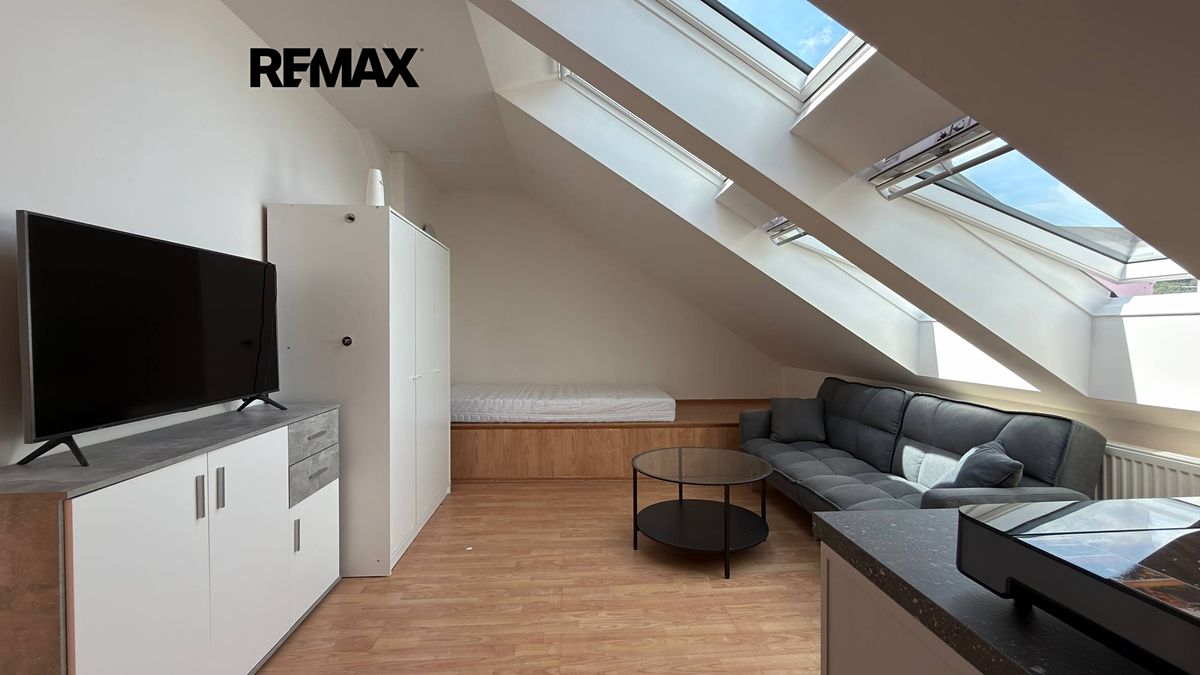 Pronájem bytu 2+kk 43 m²