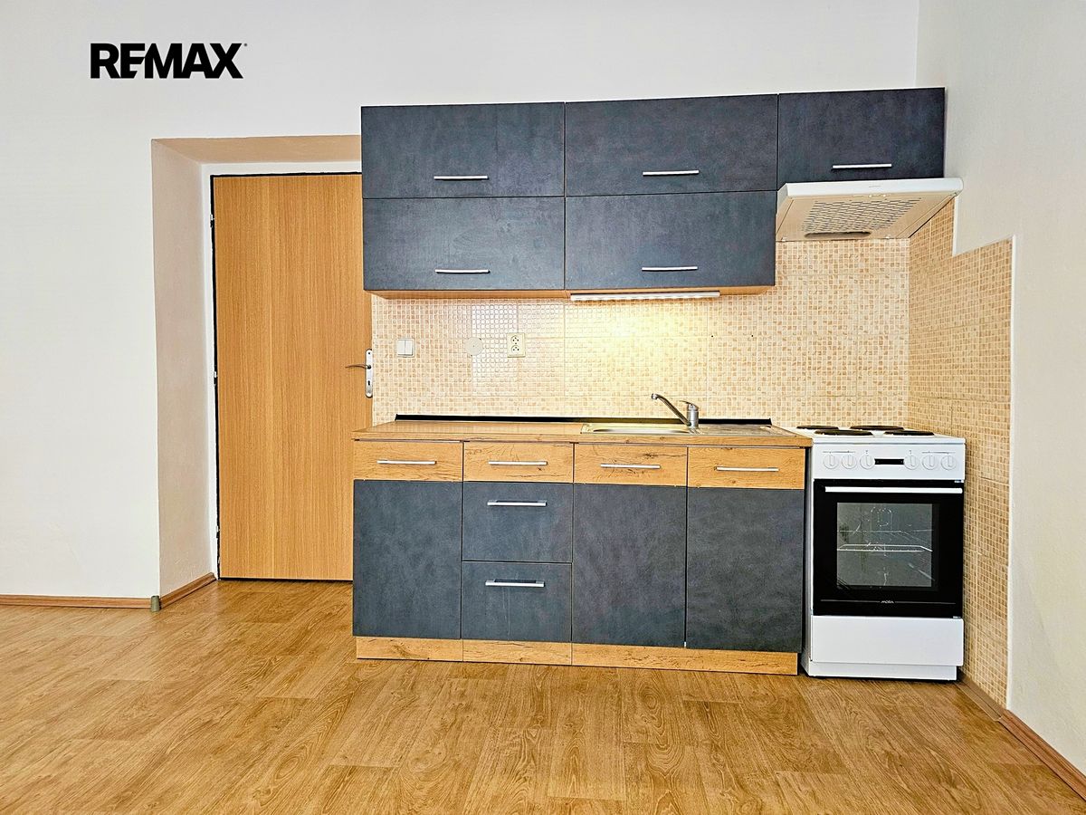 Pronájem bytu 2+kk 39 m² – fotografie 3