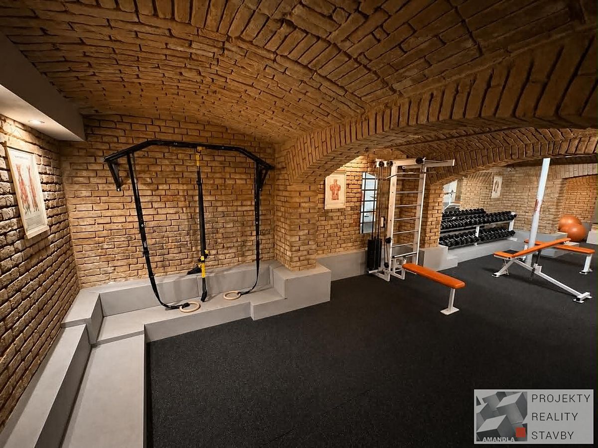 Prodej obchodního prostoru 311 m² – fotografie 2