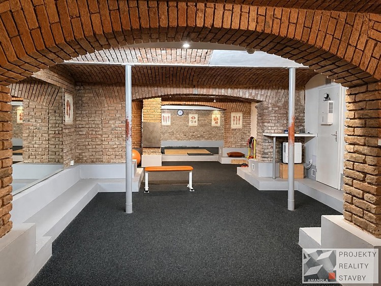 Gewerbefläche zum Kauf, 311 m² (1 von 15)