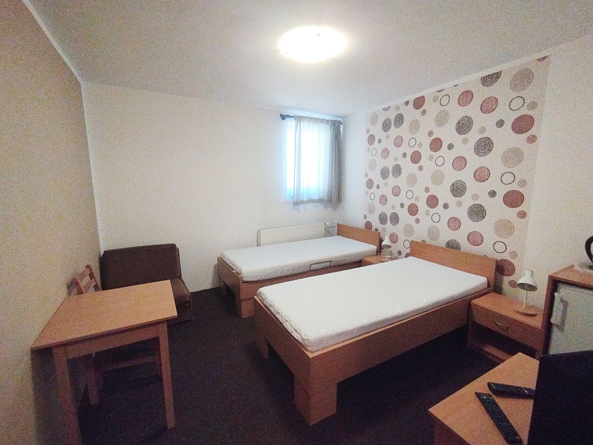 Pronájem bytu pokoje 20 m² – fotografie 2