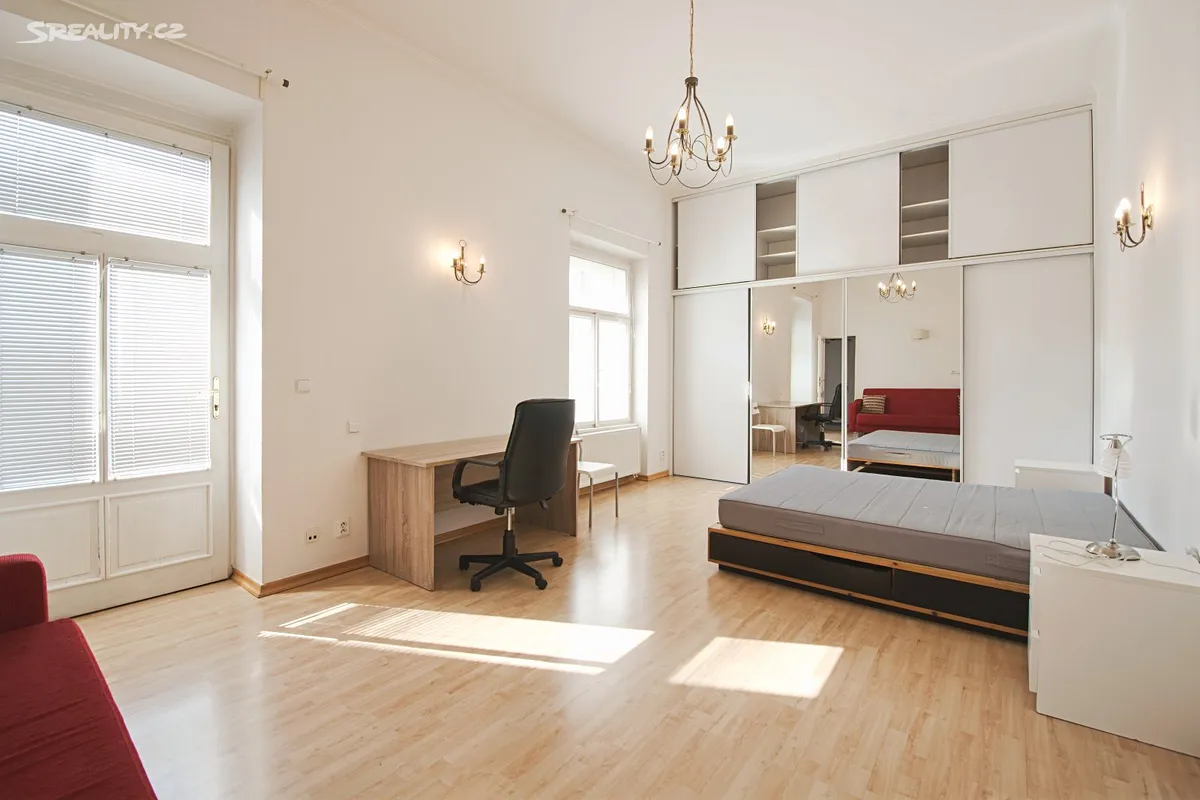 Pronájem bytu 3+kk 128 m² – pohled 3